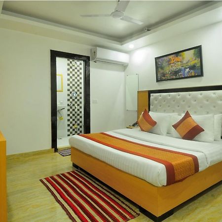 Hotel Noida Delight Exterior photo