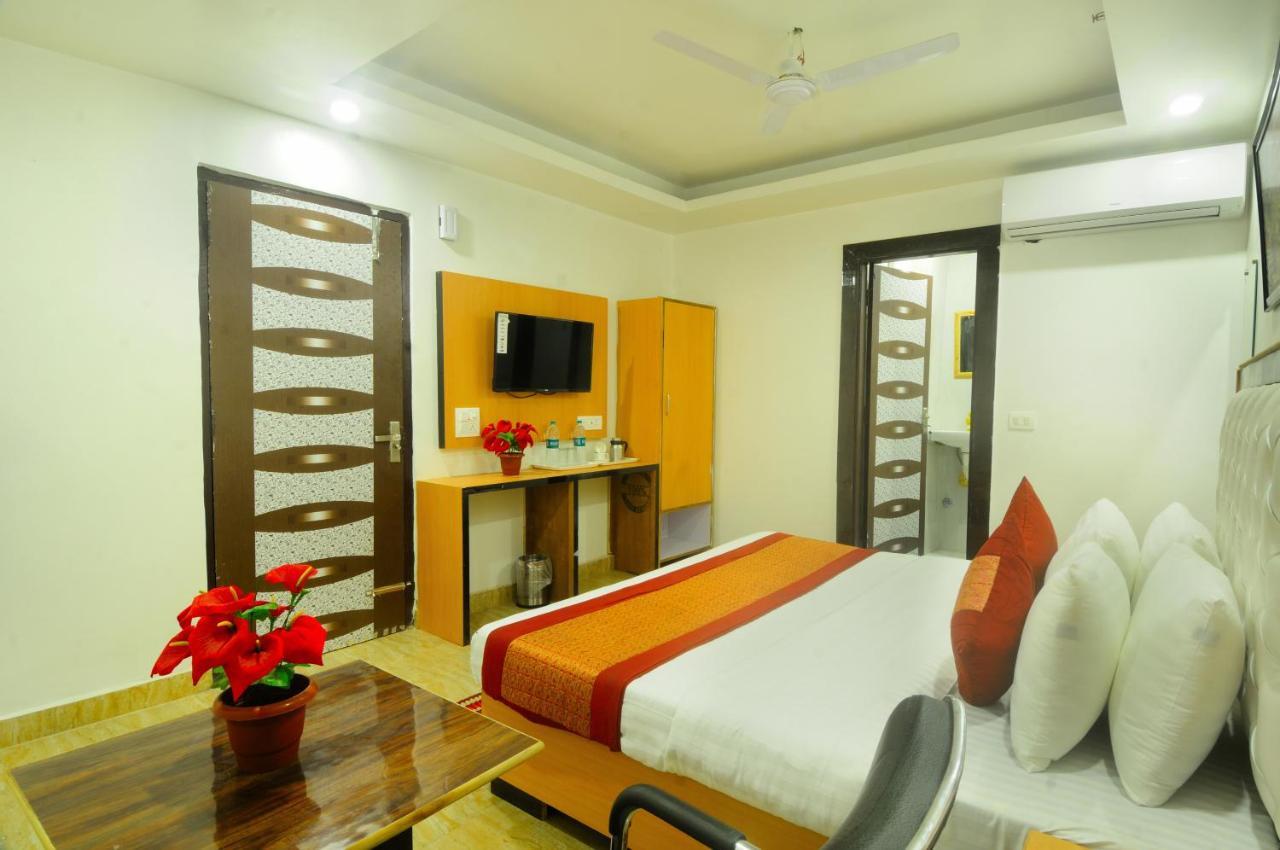 Hotel Noida Delight Exterior photo