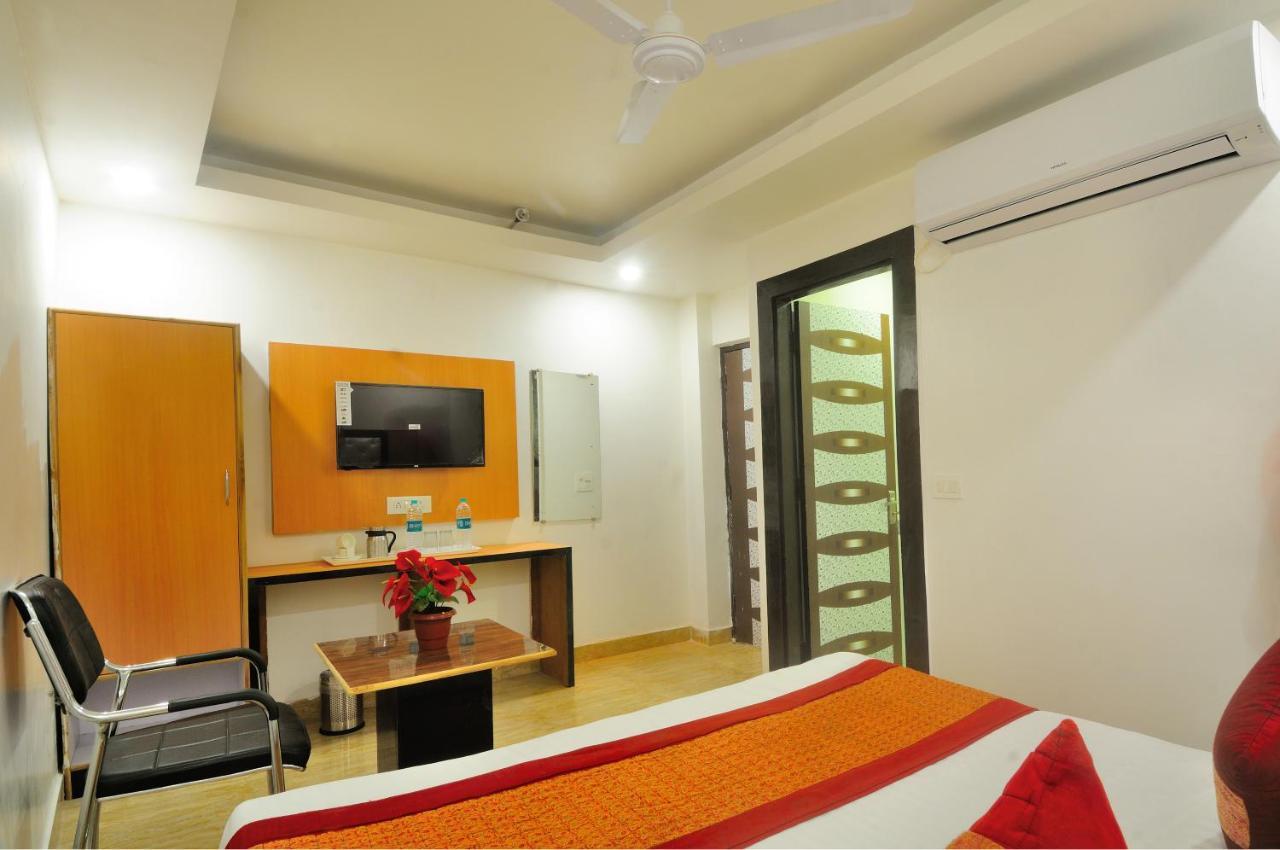 Hotel Noida Delight Exterior photo