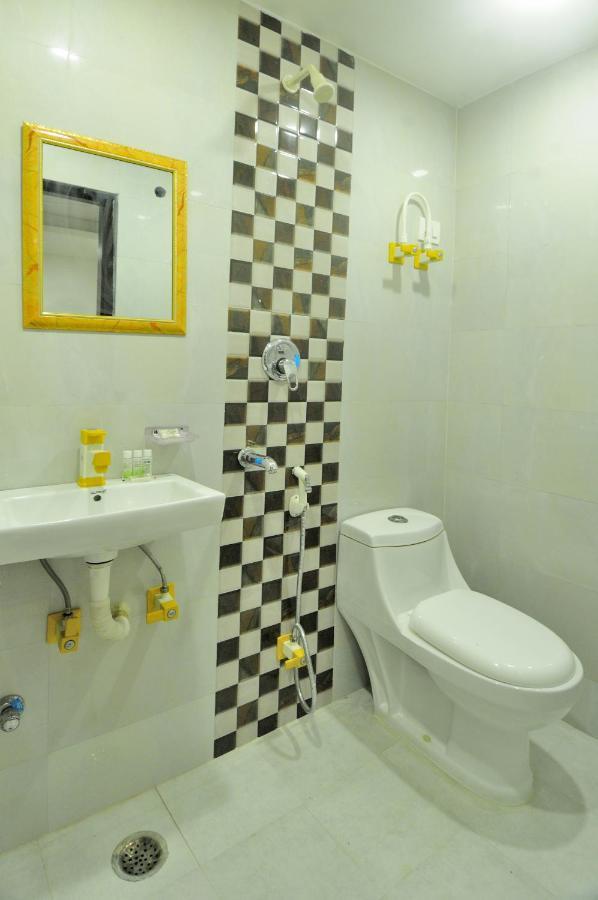 Hotel Noida Delight Exterior photo